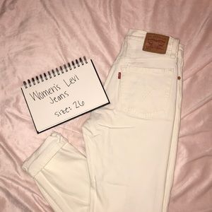 High waisted Levi Women’s Jeans!!!